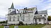 Som landets første kirke har Strand kirke, et laftet byggverk fra 1874, fått solcelletak.