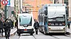 Tidligere i år fikk partilederne Erna Solberg og Jonas Gahr Støre sitte på med en selvkjørende buss - den var imidlertid manuelt kontrollert for anledningen. Foto: Larsen, Håkon Mosvold