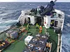 Kystverkets fartøy var med for å kontrollert kunne slippe ut olje i sjøen. Foto: Lundin