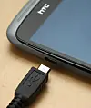 Man kobler bare til USB-enden...
