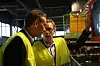 TYSK KONTROL: Titech-maskinen kan programmeres fra Tyskland der service-avdelingen til Titech sitter. Til venstre: Kjel Olav Maldum (Norsk Resirk) og Tom L. Eng, Titech.
