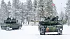 Forsvarsmateriell anbefalte to ganger å kjøpe K2 Black Panther (t.h) fra Hyundai Rotem, men regjeringen valgte å kjøpe Leopard 2A7 fra Krauss-Maffei Wegmann.