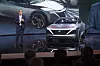 Denis Le Vot, senior vice president i Nissan North America viser frem IMs-konseptet på bilmessen i Detroit. Foto: Nissan