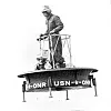 Flyvende plattform under utprøving på 1950-tallet. Ifølge opplysningene fra Wikimedia skal dette være en Hiller VZ-1 Pawnee. Foto: US Army/Wikimedia Commons