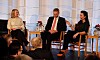 Edvard og May-Britt Moser deltok på en debatt om skolen i Norge og Sverige ved Den norske ambassaden i Stockholm. Her intervjues de av tidligere vitenskapsredaktør i Dagens Nyheter, Karin Bojs.