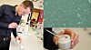 Mats Hjørnevik på et av laboratoriene på Borregaard, der Exilva har vært testet og utviklet. Exilva kan brukes til å optimalisere egenskapene til en rekke produkter fra maling og lim via emballasje til betong.