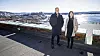 Raymond Johansen får bred støtte for sitt forslag om å montere solceller på alle kommunale bygninger i Oslo. Her med miljøbyråd Lan Marie Berg i MDG.