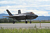 F-35A Lightning II fra USAFs 355th Fighter Squadron taxer på rullebanen til Eielson Air Force Base, Alaska i august 2024.