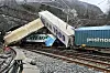 Containerne på godstoget lå nærmest stablet oppå hverandre etter avsporingen ved inngangen til Arnanipatunnelen i Bergen.