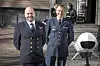 Frank Jensen, sjef på den danske fregatten «Absalon», og sjefen for danske Forsvarsministeriets Materiel- og Indkøbsstyrelse, Per Pugholm Olsen, står ved siden av en modell av NSM-missilet. Foto: Thomas Bjørnflaten