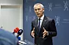 – Dette er en viktig beslutning. Jeg er glad for at banken har fulgt oppfordringen og handlet raskt, sier finansminister Jens Stoltenberg.