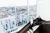 Vakker utsikt over Trondheim bidrar til at pasienter på smitteisolat etter forholdene har det godt.