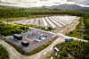 Norges største bakkemonterte solkraftverk, Furuseth, har en installert effekt på rundt 7 MW og består av nær 20.000 solcellepaneler.