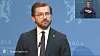 Klima- og miljøminister Sveinung Rotevatn forsvarer regjeringens nye forslag til ny forvaltningsplan for Barentshavet. På pressekonferansen kalte han kompromisset for «en seier for natur».
