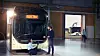 Nye Volvo 7900 electric kan lades både med kabel og pantograf.