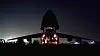 Dette bildet er tatt 16. januar 1981 i forbindelse med at Lockheed brukte et C-5A til å frakte det da topphemmelige F-117-flyet. Foto: Lockheed Martin Photography