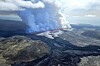 Flyfoto visr skyen av røyk som stiger opp over vulkanutbruddet på Reykjaneshalvøya på Island onsdag.
