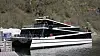Future of the Fjords er 100 prosent elektrisk, bygget av Brødrene Aa i Hyen. Katamaranen er bygget i karbonfiber og kan seile i 16 knop i 2,5 timer med 400 turister om bord.