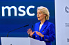 EU-kommisjonens leder Ursula von der Leyen på scenen under Sikkerhetskonferansen i München lørdag 14. februar 2026.