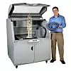 Slike skannere er i ferd med å bli billige, og det gjør at mange er bekymret. Det kan bli for lett og billig å skanne og 3D-printe produkter i stedet for å kjøpe reservedeler fra dem som har konstruert dem.Fleksible: Store 3D-printere kan fremstille store, komplekse og fargerike prototyper eller produkter.