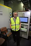 Skipet hadde ikke eget kontrollrom før det ble bygget om til hybrid drift i Polen i 2021. Nå kan maskinsjefen ta av seg øreklokkene og styre motor og utstyr i et eget rom, der det tidligere sto 'heater' (oppvarming av tungolje/drivstoff) og annet utstyr. Heateren ble kastet ut da skipet skiftet til diesel.