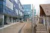 Solcellepanel på ene siden, gjenbruk av plank til høyre