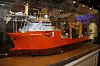 ÅRETS SKIP: Vik-Sandvik viser frem en modell av årets skip 2007, Normand Seven, som de har designet.