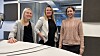 Hodejeger Trine Larsen (i midten) synes det er harry å jobbe mye. Hør hva hun mener med det i ukens episode av Teknisk sett karriere. Podkasten er laget av Tuva Strøm Johannessen (t.v.) og Kjersti Flugstad Eriksen.