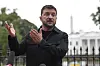 Ukrainas president Volodymyr Zelenskyj foran Det hvite hus i Washington.