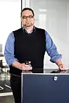 Kommer om et årLaderen er fremdeles ikke på markedet, men administrerende direktør Sascha Kühn i Ezelleron sier at de har klart å lage en rekke prototyper som fungerer uten problemer.