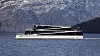 Future of the Fjords ved kai i Gudvangen. Med 1,8 MWh batteripakke, kan den seile fossilfritt til Flåm. Batteriene kan lades i begge havner. Future of the Fjords på prøvetur. Fra 15,. mai 2018 går den i ordinær turisttrafikk.. Foto: Ole Matias Aa
