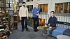 Odd Sandbekkhaug har rekruttert flere NTNU-studenter som jobber som utviklere i Infiniwell – her sammen med Tobias Meyer Andersen og Dilawar Mahmood. Studentene blir deltidsansatt i bedriften. Foto: Ole Martin Wold
