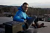 Solcelletak: På taket sitt i Holmenkollen har Andreas Thorsheim 35 paneler med monokrystallinske Trina Solar-paneler, og tre invertere fra SolarEdge. Anlegget ble montert opp i mai i år, og var et av mange anlegg Otovo monterte opp i Oslo før sommeren i fjor. Anlegget produserer omlag 8500 kWh per år. Foto: Lien,Kyrre