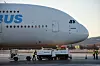 Flyet er 73 meter langt og 24 meter høyt, og størrelsen merkes.