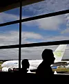 FLY: Folk ser på gigantflyet Airbus A-380.