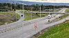 Nye Veier vil bygge firefelts motorvei i Trøndelag, som her i Innlandet. Det er ikke så samfunnsøkonomisk lønnsomt som Nye Veier vil ha det til, mener artikkelforfatterne.