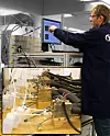 Seniorforsker Thor A. Aarhaug i SINTEFs laboratorium for brenselcelleutvikling.