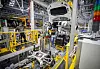 Bildet viser produksjonslinjen på JLR-fabrikken i Solihull, England, i desember 2022.  Foto: Phil Nobile/Reuters Foto: Phil Nobile/Reuters