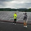 Hovedandelen av panelene ligger på taket. Årlig produksjon er beregnet til 175.000 kWh. Foto: Møller Eiendom