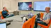 På besøk hos VTS vest - Bjørn E. Ovesen og Morten Hansen går gjennom videoopptak fra brannhendelsen i Bømlafjordtunnelen. Foto: Cecilie Bakke Johannessen