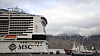 Cruiseskipet MSC Meraviglia ved havn i Longyearbyen på Svalbard. Skipet kan ha opptil 5714 passasjerer og et mannskap på 1536.