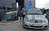 Hydrogenstasjonen på Lillestrøm er en av verdens første som tilbyr hydrogen laget av deponigass og strøm fra solceller.