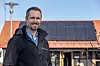 Bjørn Ekren i Solcellespesialisten kan hjelpe med hele byggets energibehov — ikke bare solstrøm. Foto: Delta V