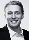 Daniel Flo anslår at tapt produksjon fra isdannelse fort kommer opp i 200.000 kroner per vindturbin per år. Foto: Stormvind
