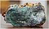 Mineralutvinnere peker på sulfidforekomster som noe av det mest interessante på norsk sokkel. Bildet viser en sulfidprøve fra Mohnsryggen i Norske-Grønlandshavet, med atakamitt (kobbermineral) som ble tatt opp under Oljedirektoratets tokt i 2020.