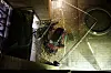 En person omkom da en bil kjørte utfor og falt fire etasjer fra parkeringshuset på Sandvika storsenter i Bærum i september. Nå undersøkes biler fra flere produsenter for mulig feil.
