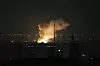 Røyk siger opp etter eksplosjoner i Teheran i Iran.