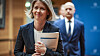 Når det er få ting til salgs sammenlignet med etterspørselen, øker prisene. Da må Norges Bank hindre folk i å bruke penger, forklarer matematikkprofessor Fred Espen Benth ved UiO. Her er sentralbanksjef Ida Wolden Bache da styringsrenten ble satt opp i juni.