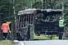 Tre personer er fraktet til sykehus med alvorlige brannskader etter brann i en rutebuss i Nordre Follo. Etter brannen pågrep politiet en person som de mistenker kan ha noe med brannen å gjøre.