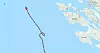 Tankskipet Sola TS blir assistert av taubåten Tenax fra Østensjø Rederi, fem timer etter kollisjonen. Foto: Marine Traffic